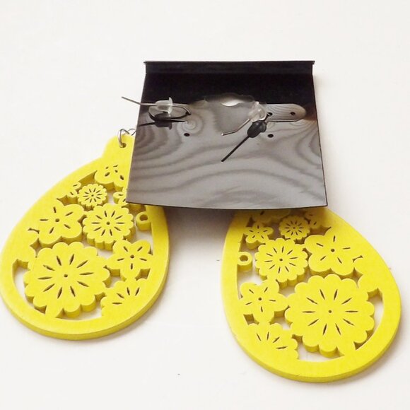 Yellow Wood Cut Out Bohemian Style Dangle Earrings NEW - Picture 3 of 6
